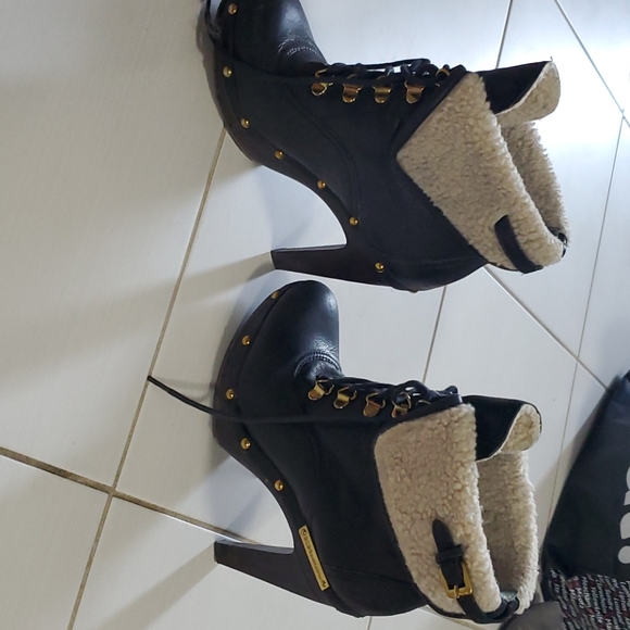 Bcbg ankle boots size 6.5 - Picture 3 of 3